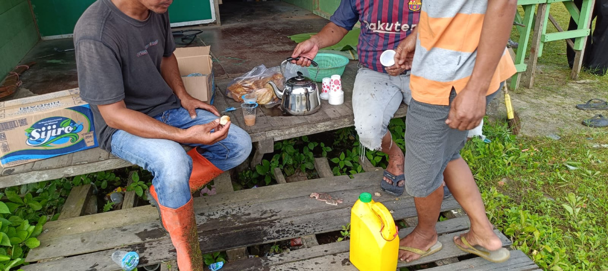 Gotong Royong Pembersihan Paret dan pemotongan Rumput