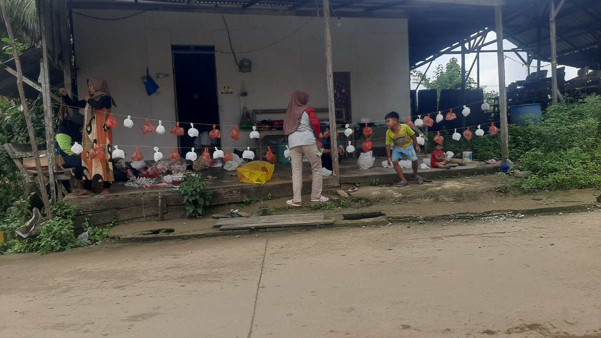 Giat bersih lingkungan