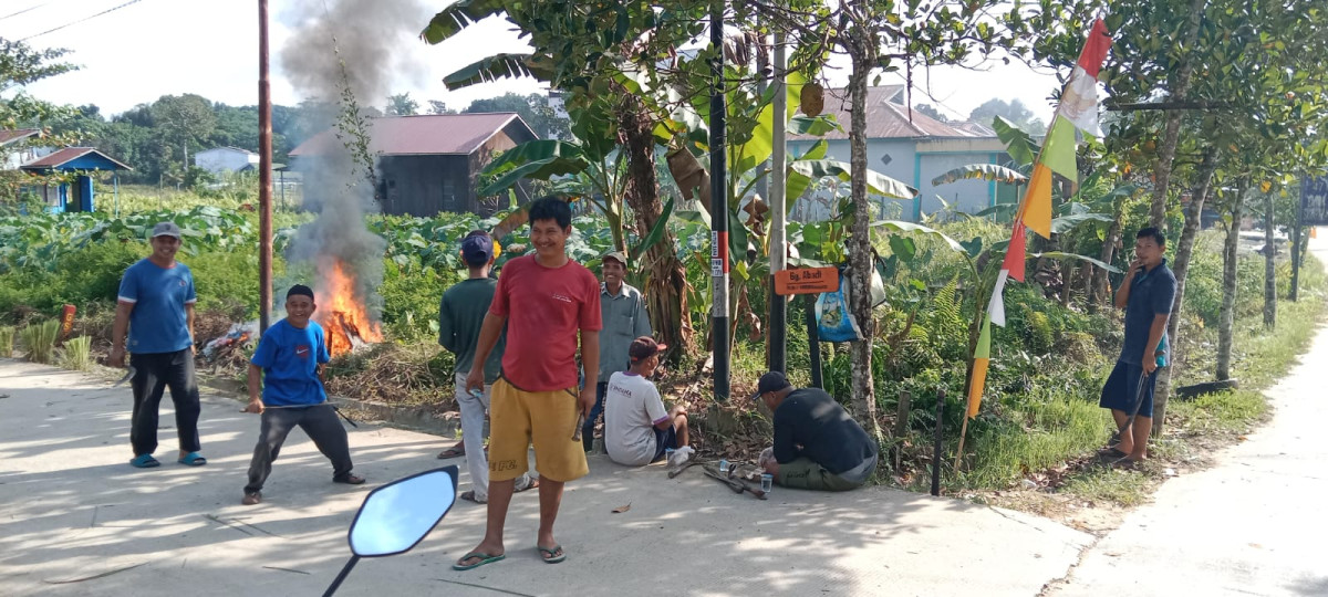 GOTONG ROYONG KEBRSIHAN RT. 15