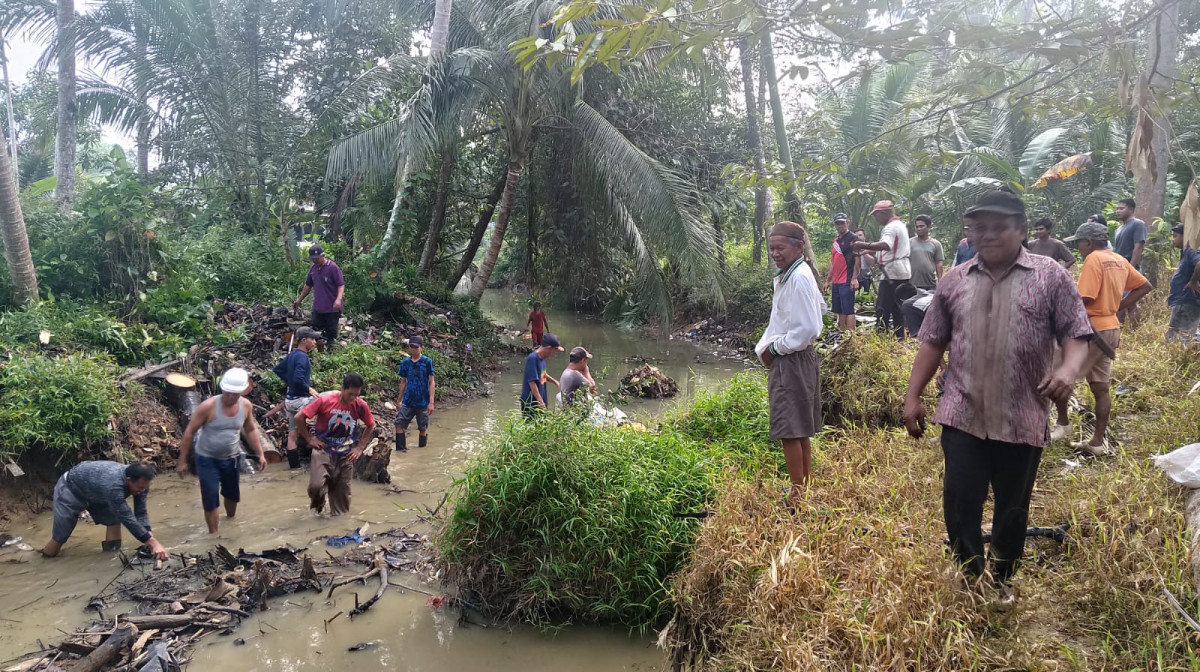 Pembersihan sungai