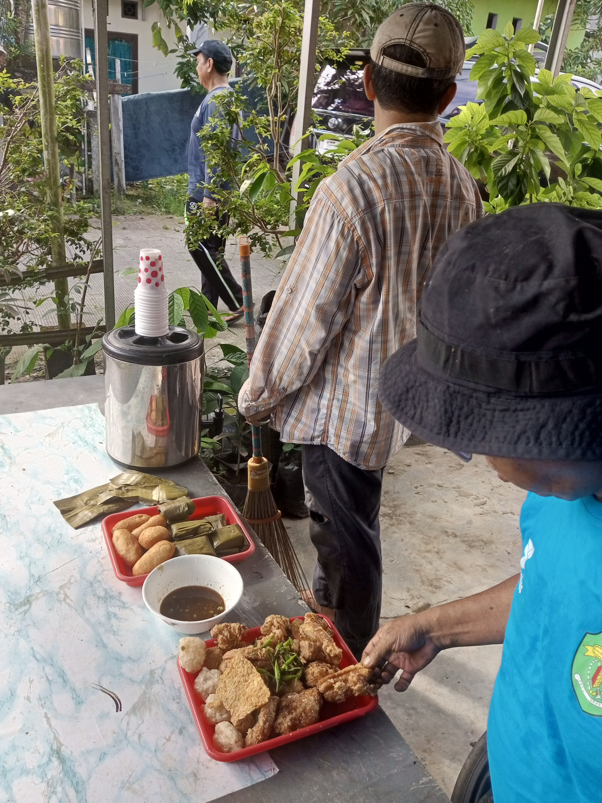 Kerja bakti dilahan musholla 4