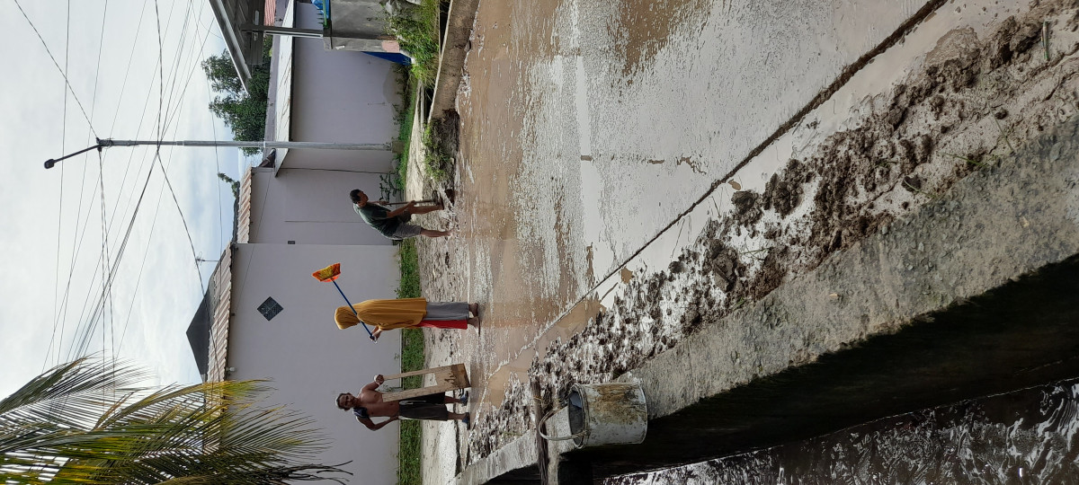 Kerja bakti bersihin jalan