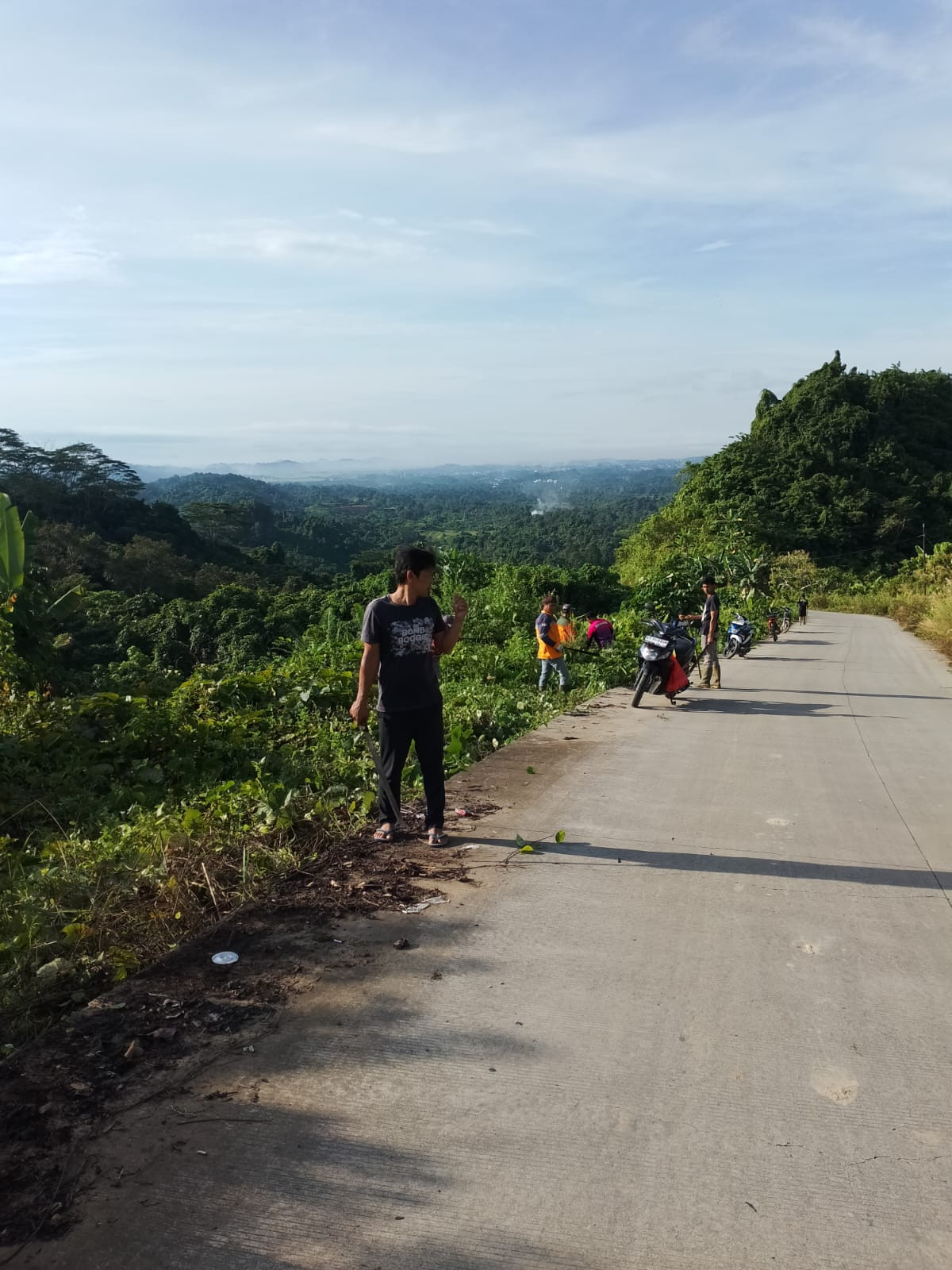 Gotong royong merintis