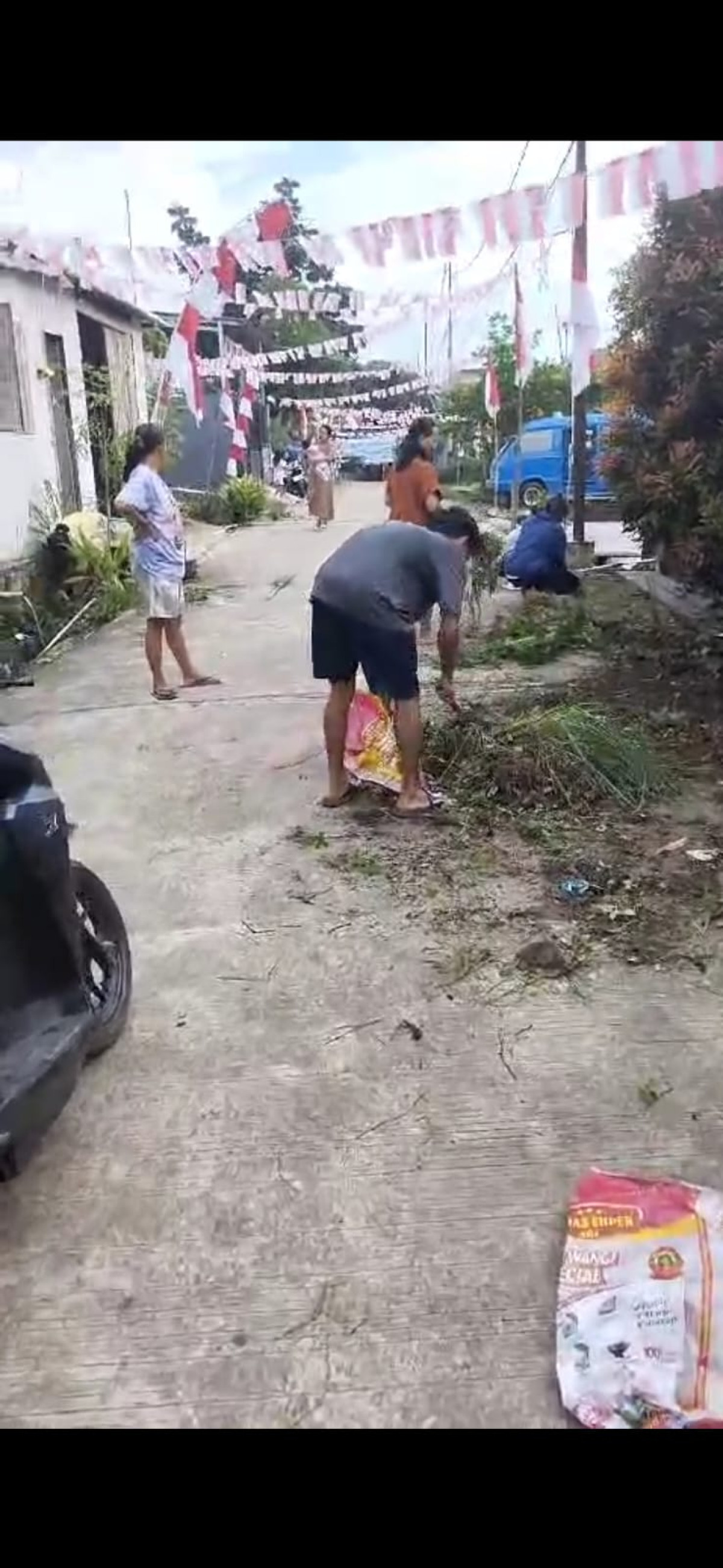Kerja Bakti Lingkungan Perumahan