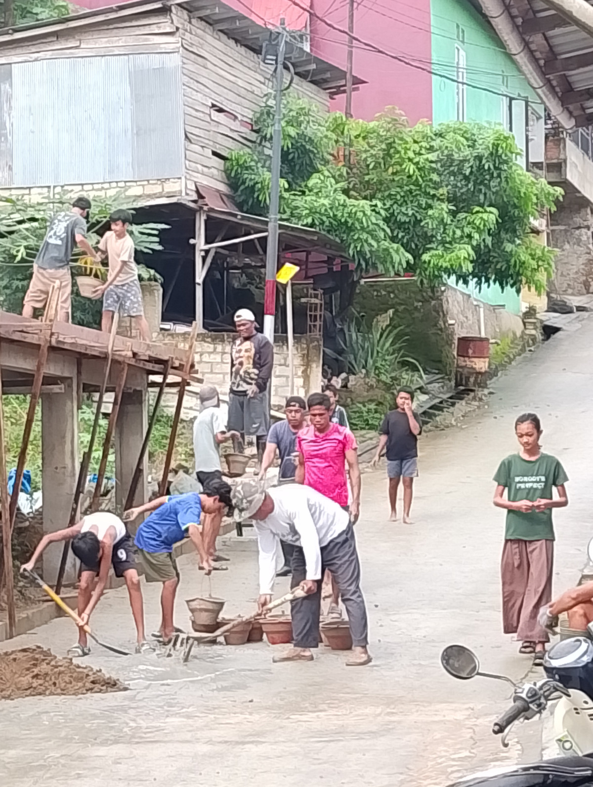 Gotong royong pengecoran