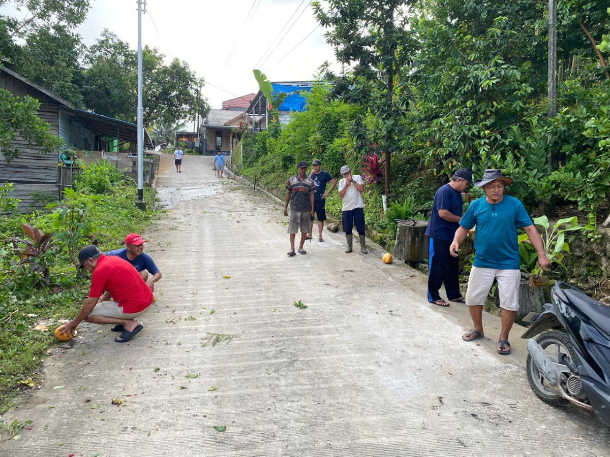 Kerja bakti di blok A4 dan blok D5