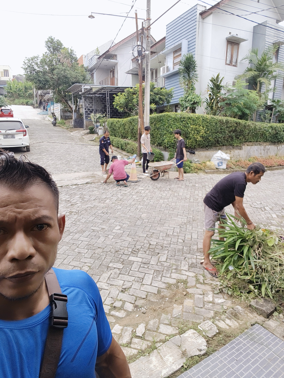 Perbaikan jalan yg berlubang