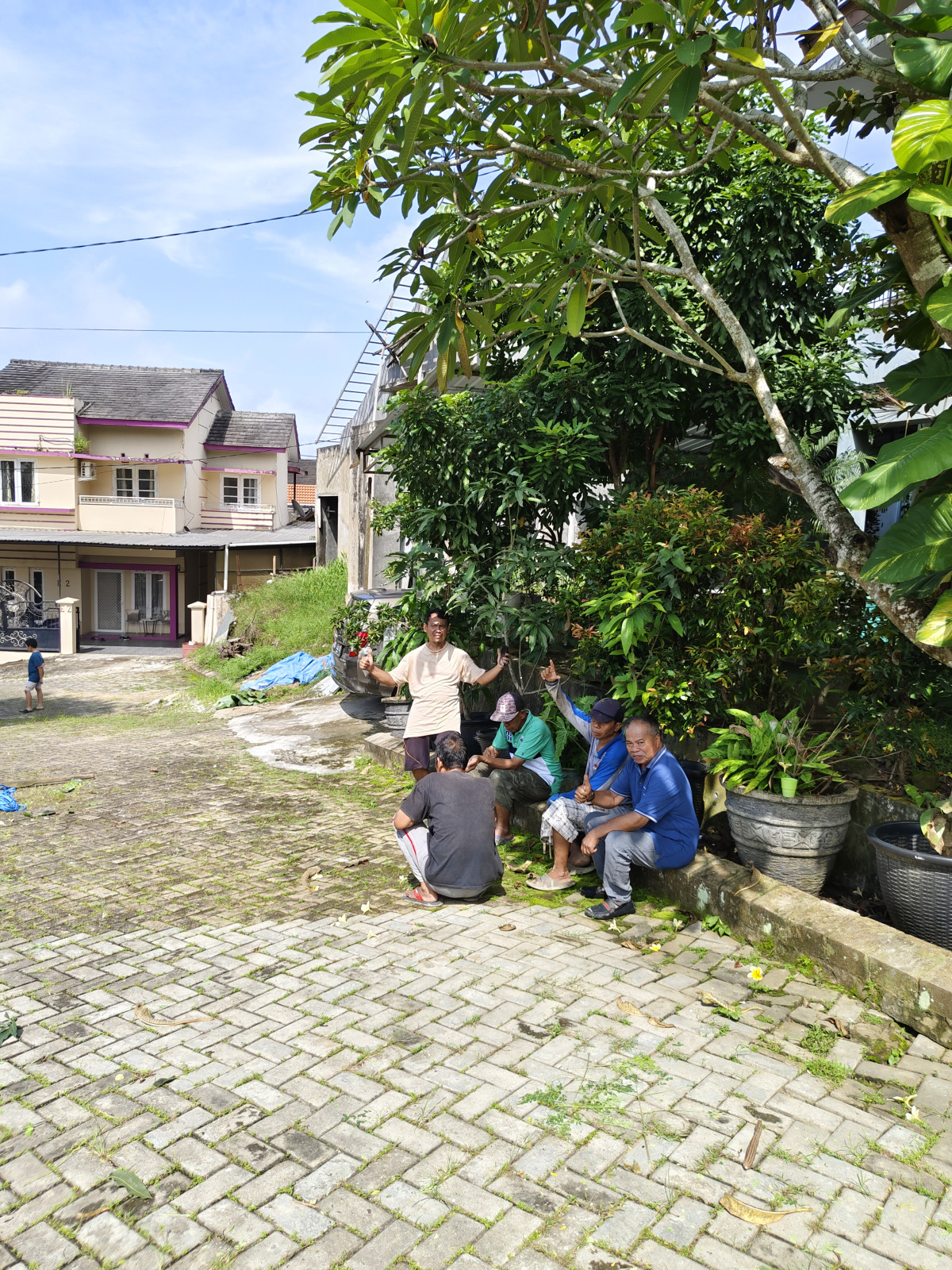 Kerja bakti pembersihan lingkungan