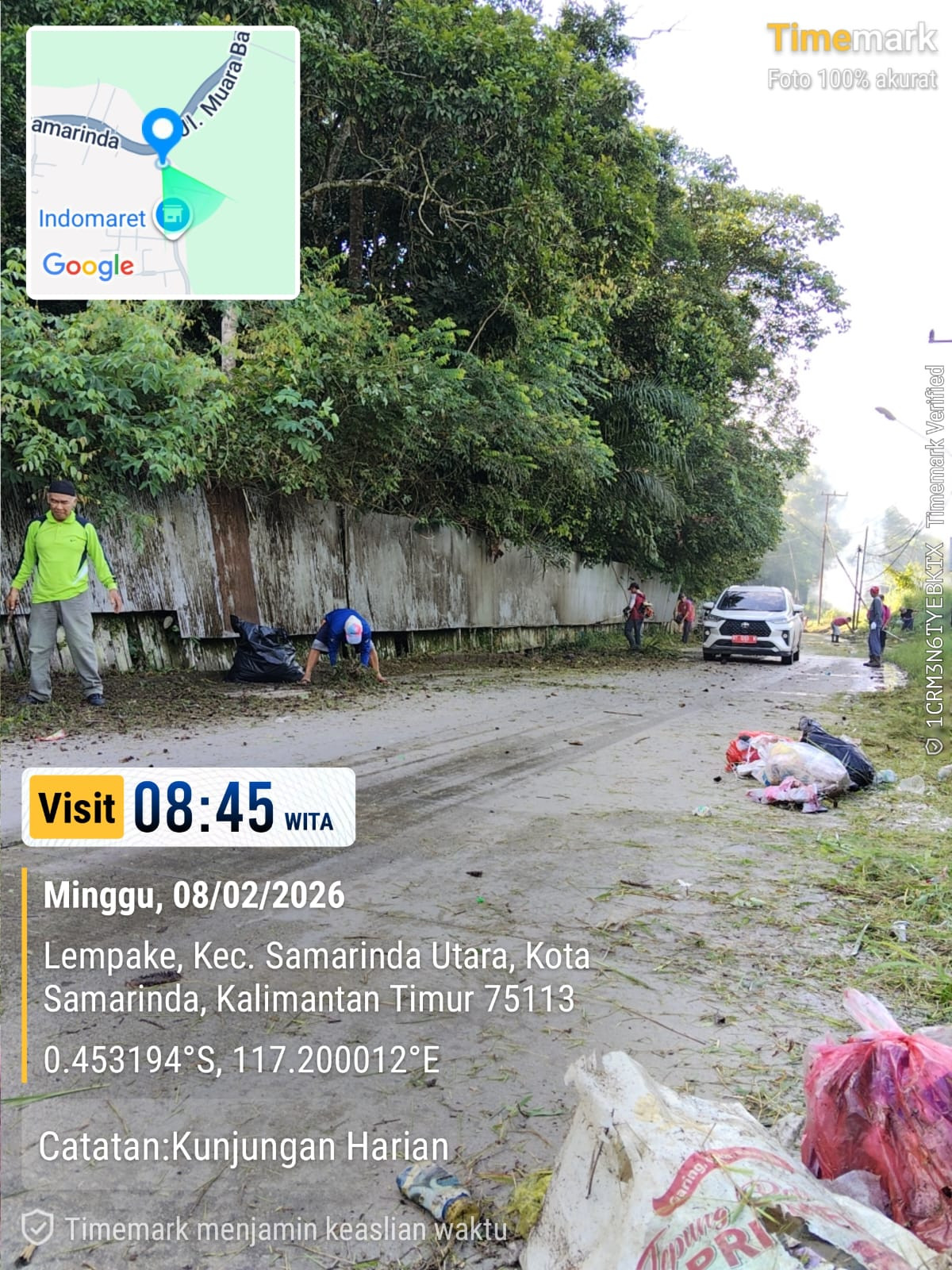Kerja bakti bersama di Moqam Perumahan