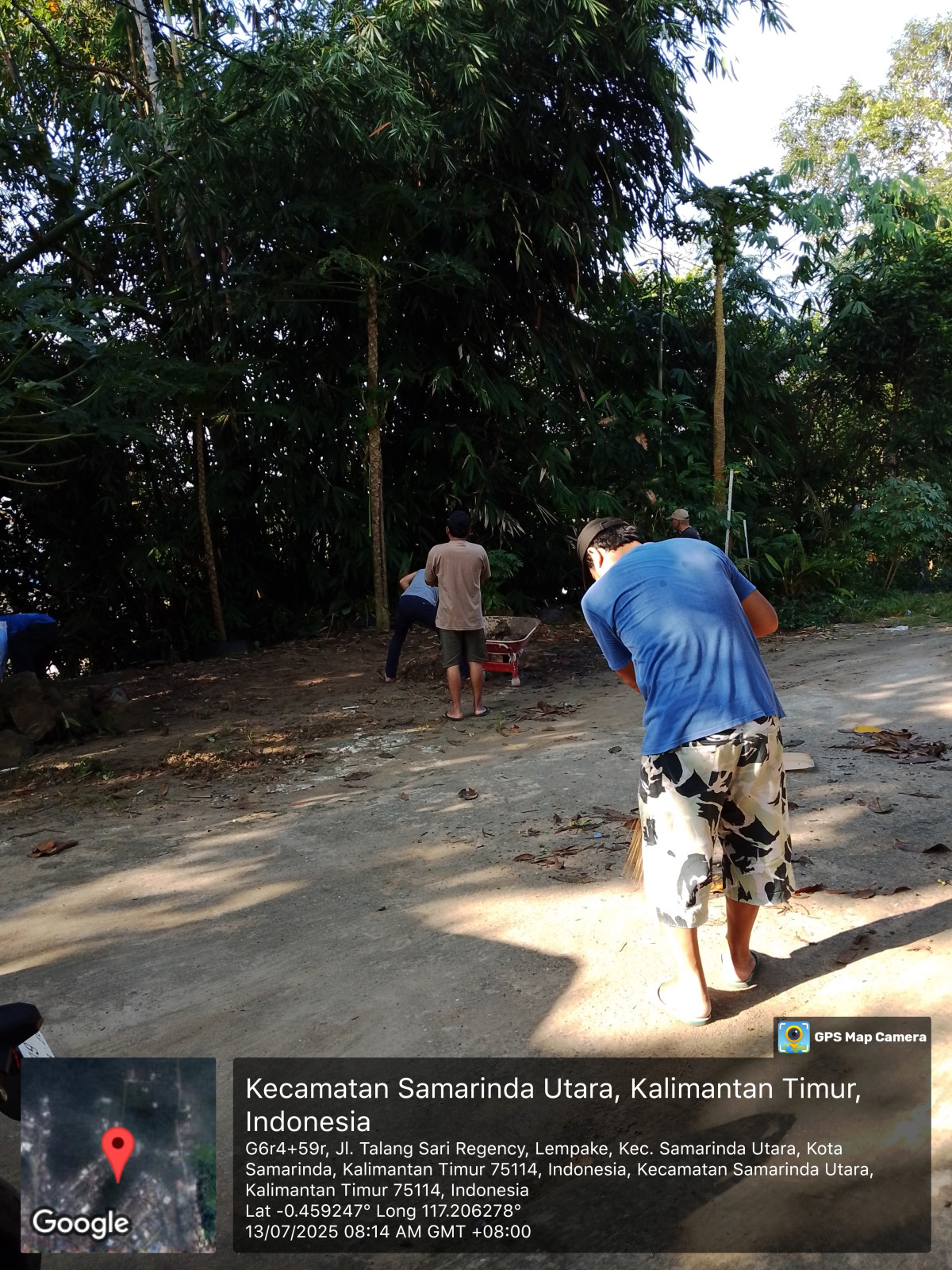 Gotong royong di RT 7