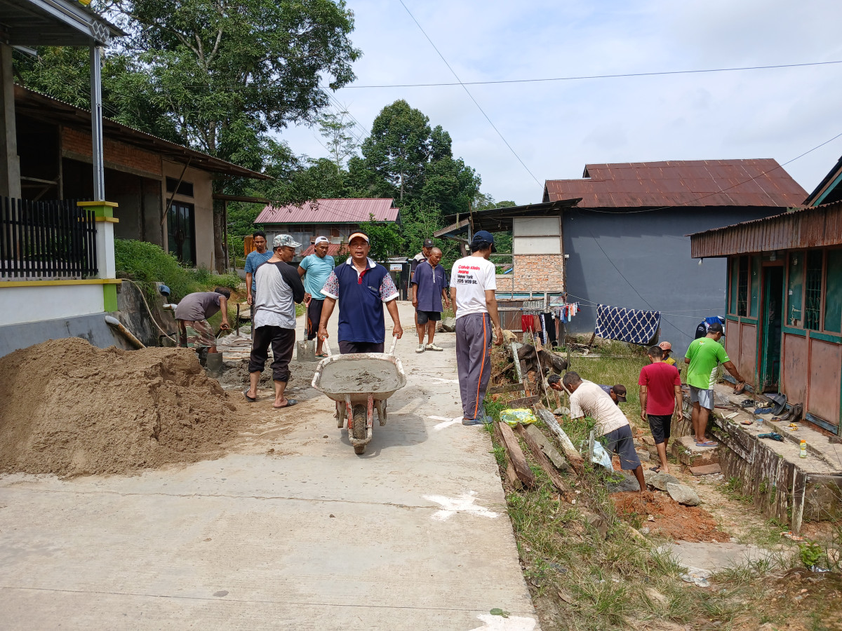 Gotong royong rt09