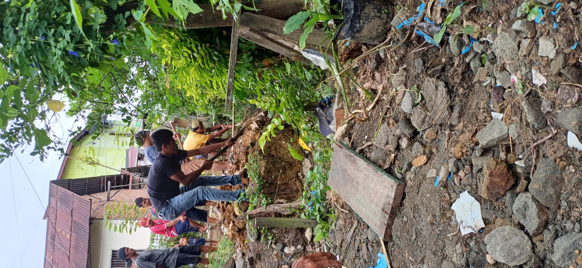 Pembuatan parit