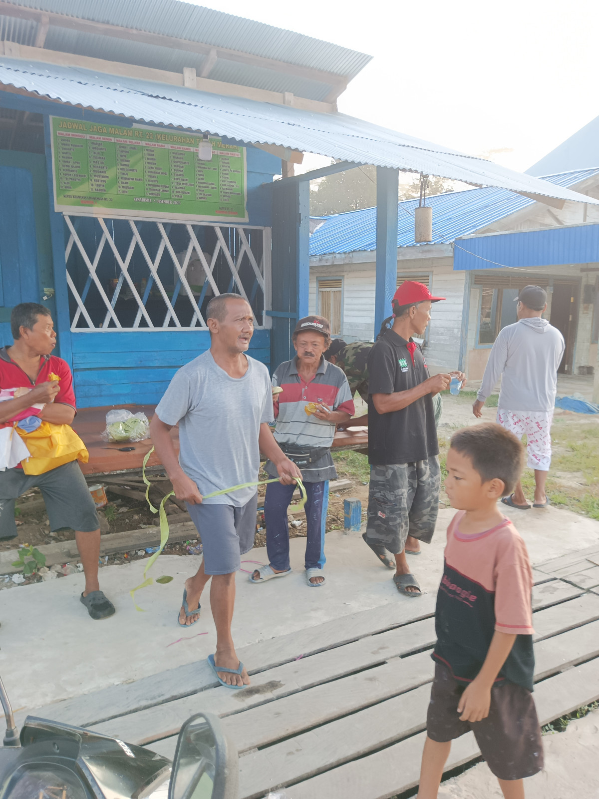 Pemasangan bendera lingkungan