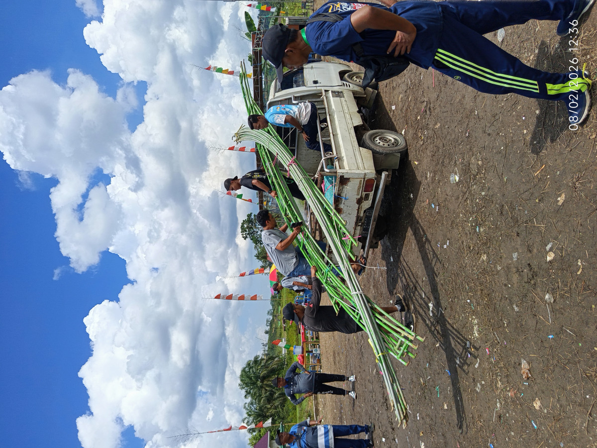 Gotong royong lapangan