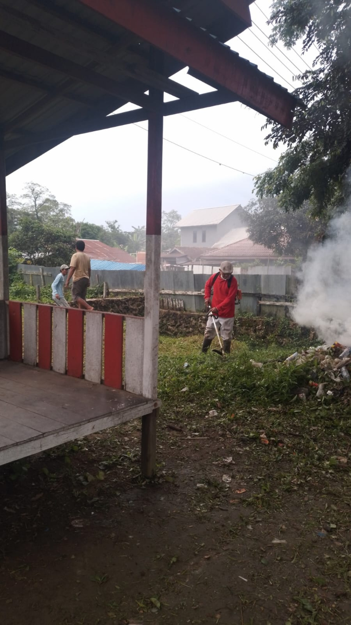 Pembersihan pos kampung