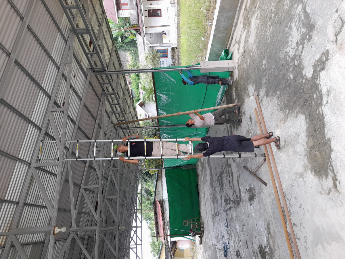 Gotong royong membuat TPS 15 rt 3p