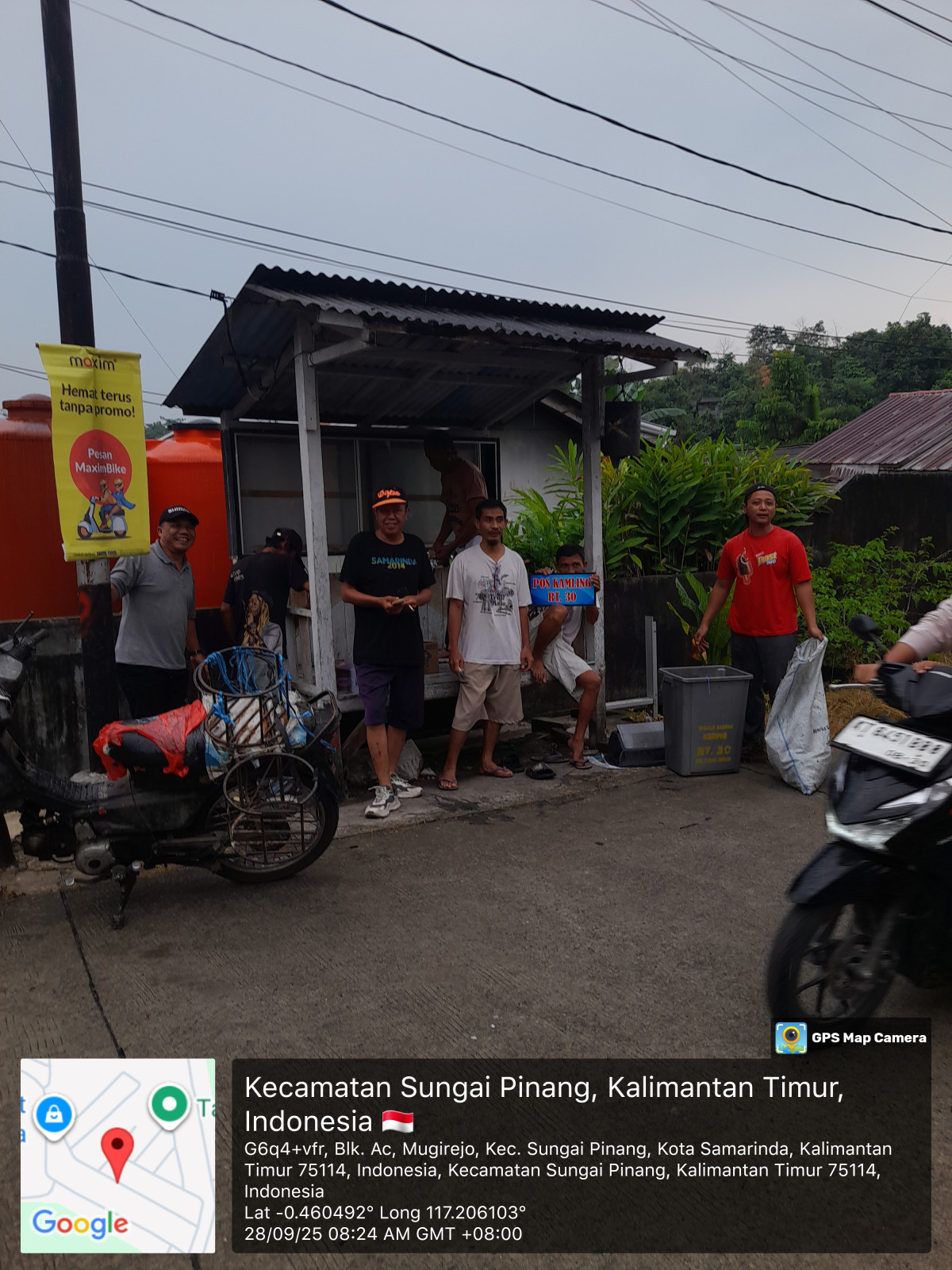 Bersih bersih diblpk AG dan mengecat poskampling rt30
