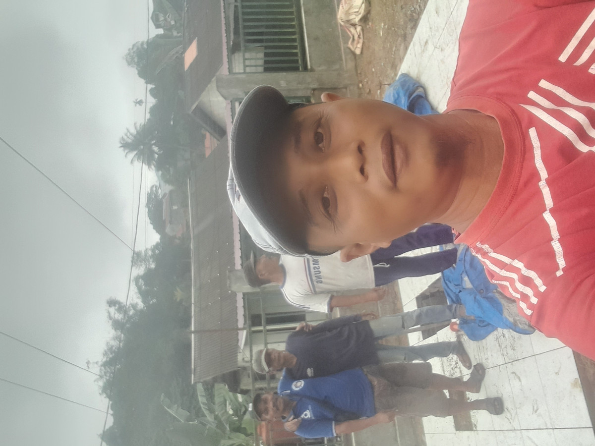 Meneruskan kegiatan gotong royong diimasjid adzikro