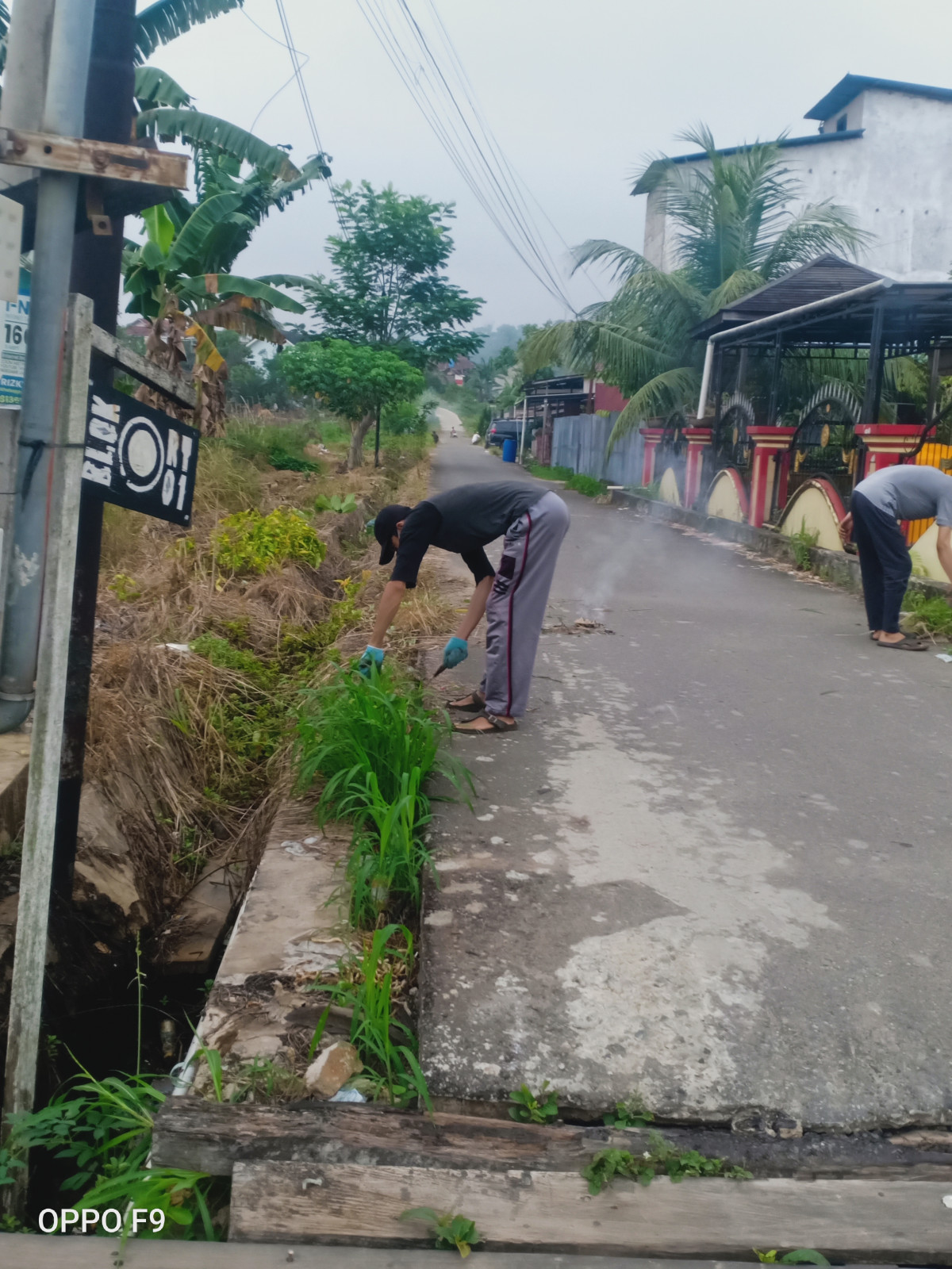 gotong royong rt 01