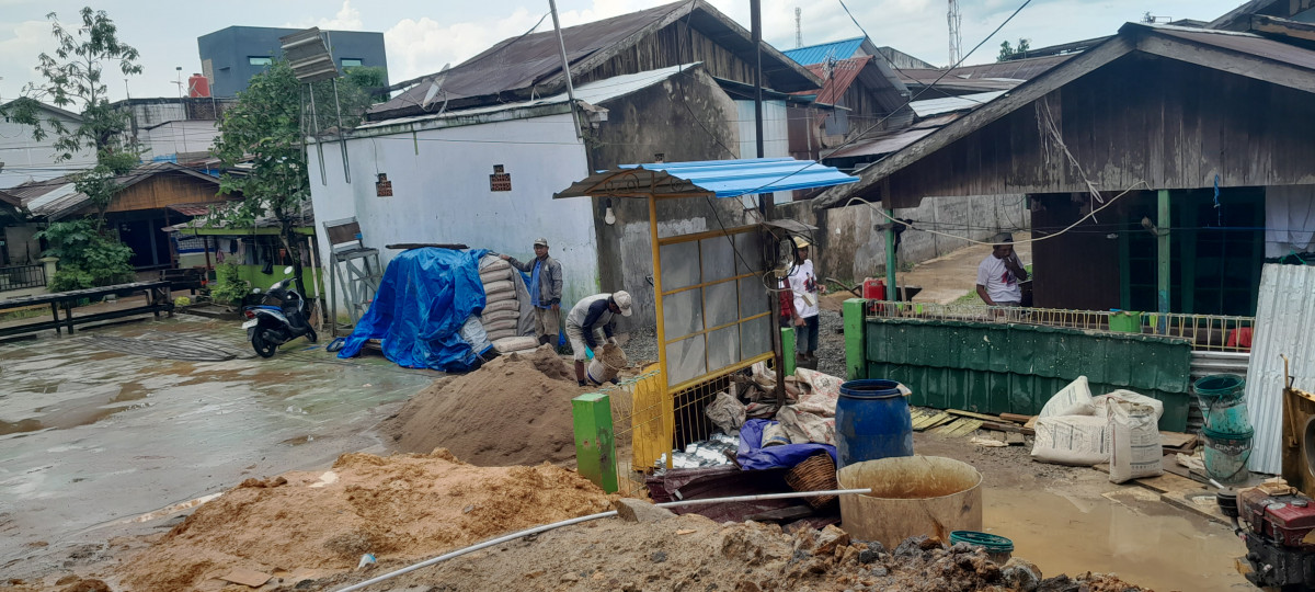Gotong royong pengecoran langgar