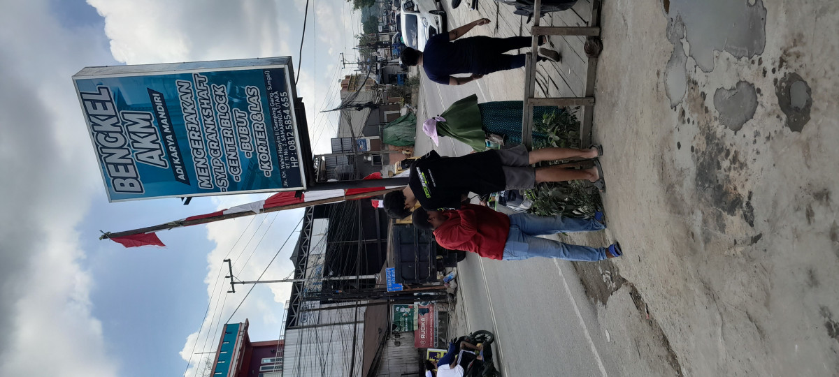 Gotong royong rt 11,menyambut bulan Agustus