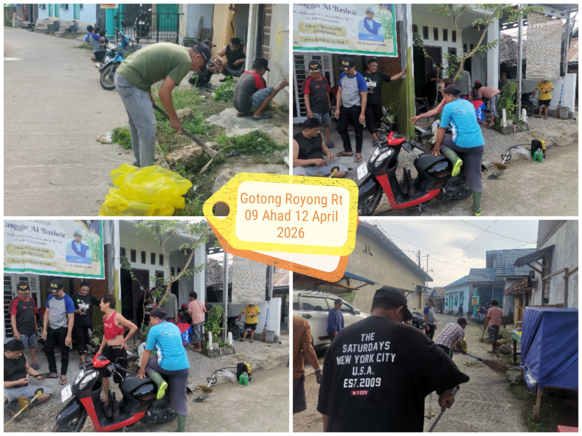 Gotong Royong Membersihkan Lingkungan Sekitar