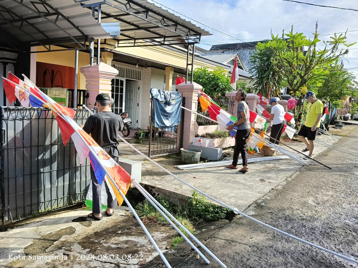 Pelepasan umbul2 dan Bendera