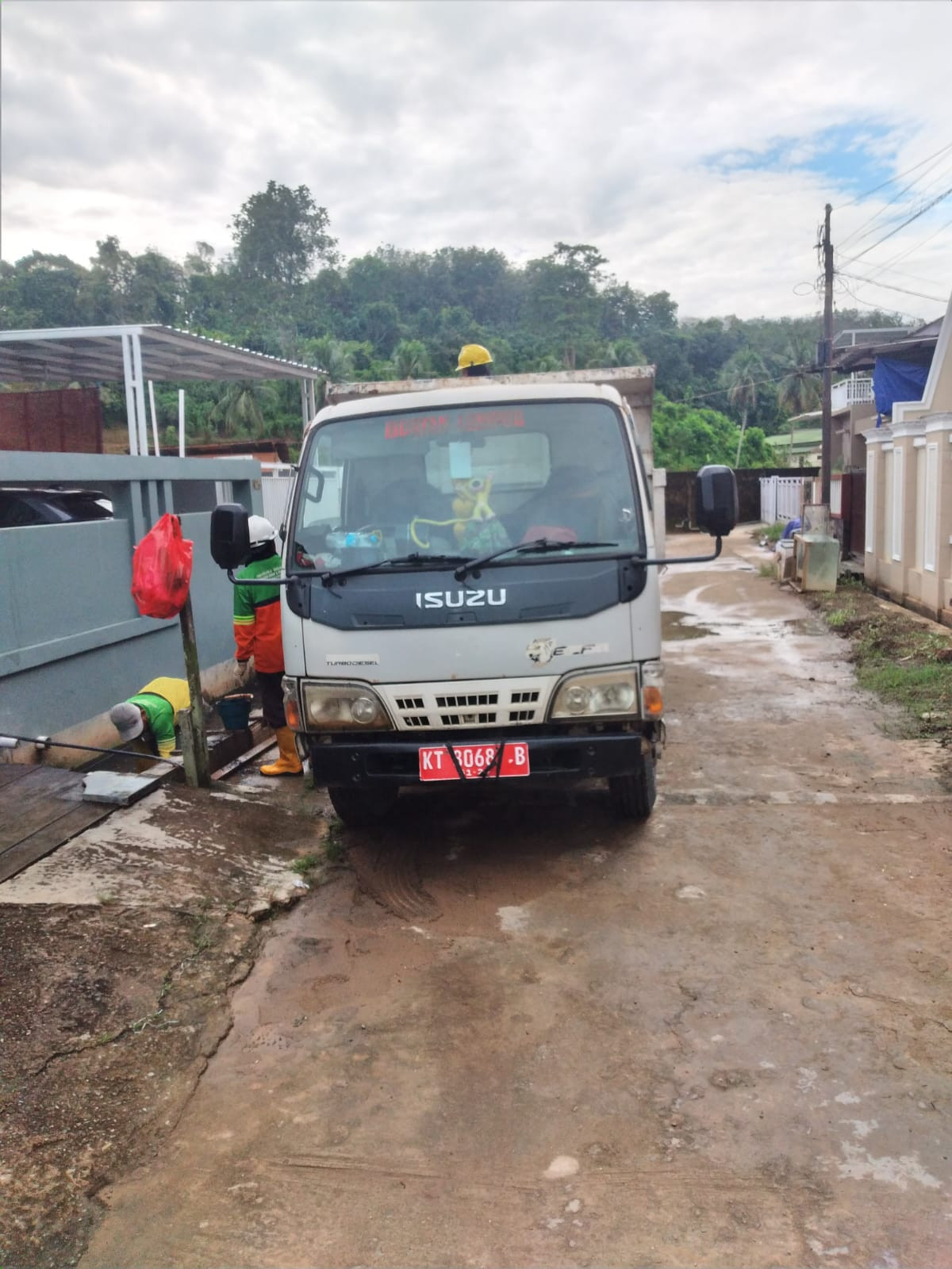 Pembersihan Drainase blok D