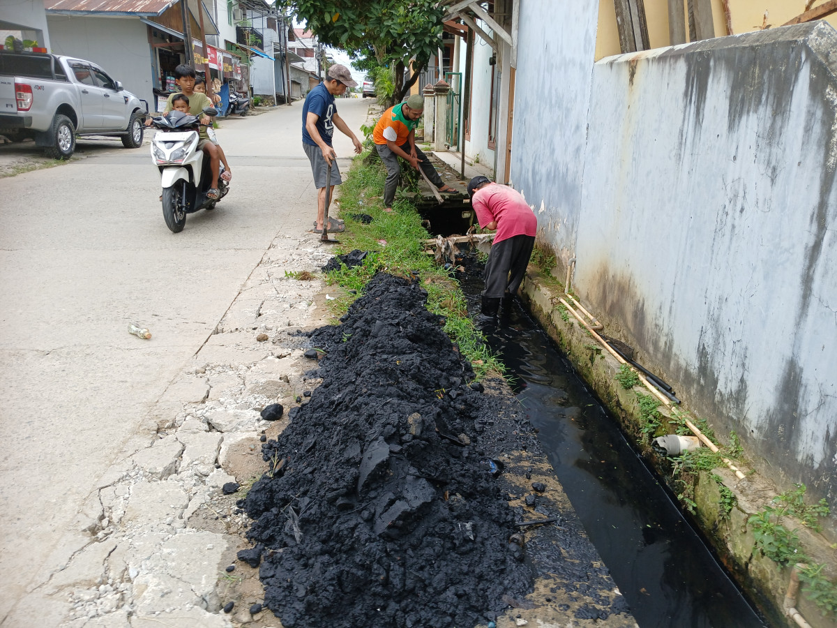 Kerja bakti rt23