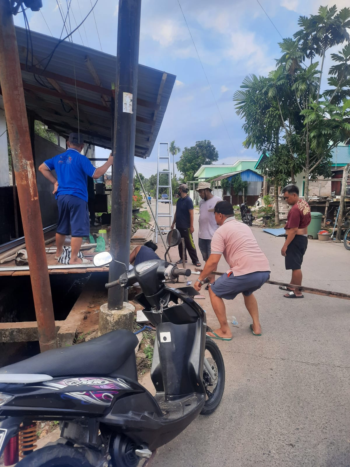 Gotong Royong Pengurus