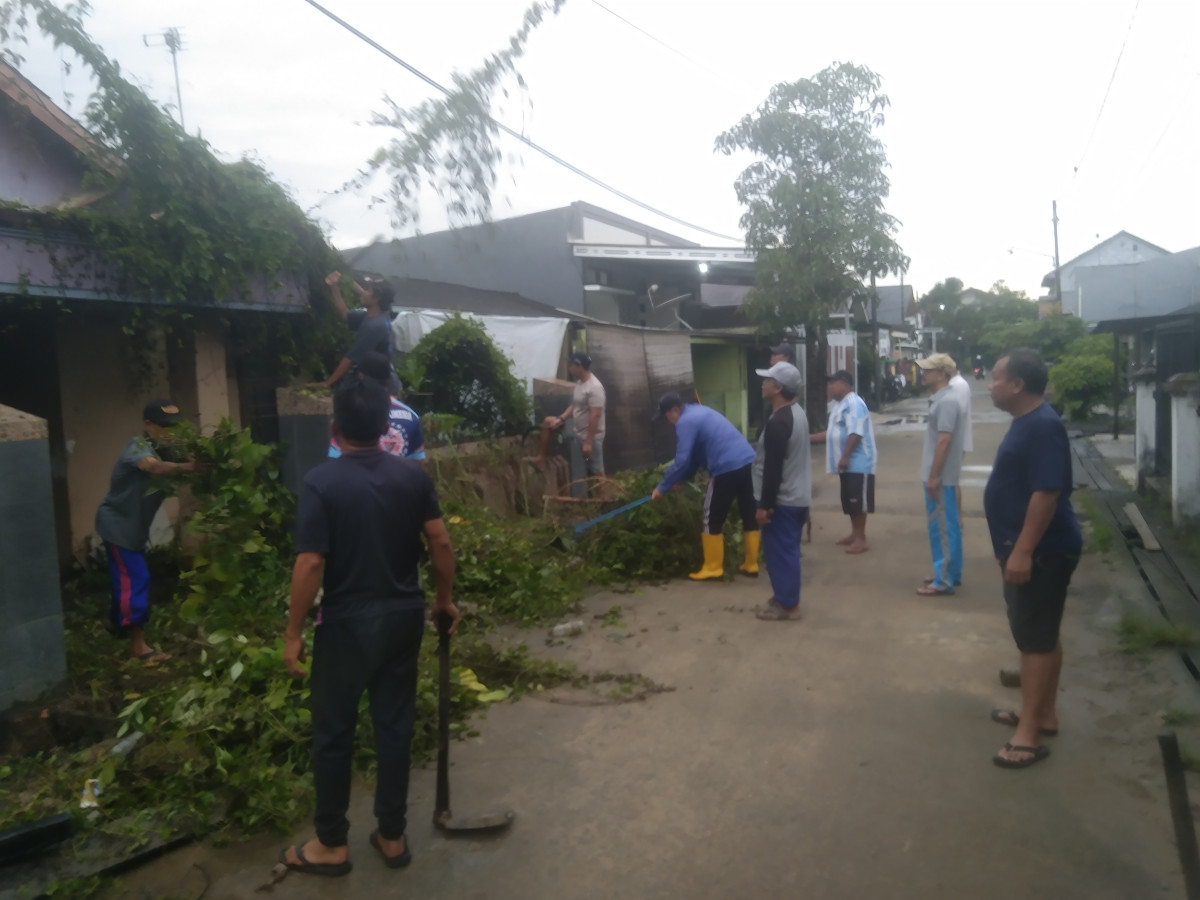 Kerja bakti gotong royang