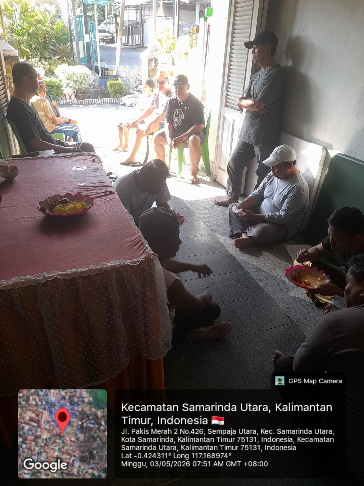 Kerja bakti bersama warga RT 43