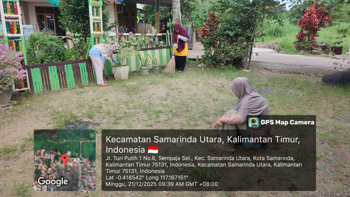 Membersihkan Kebun Toga RT 048 dan Sekitar Bank Sampah Turi Putih