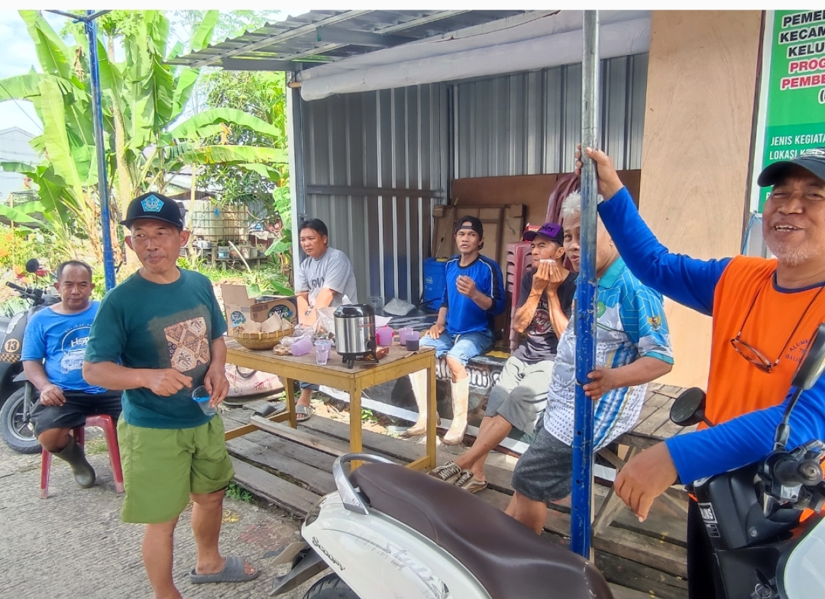 kerja bakti di jalan tp 5