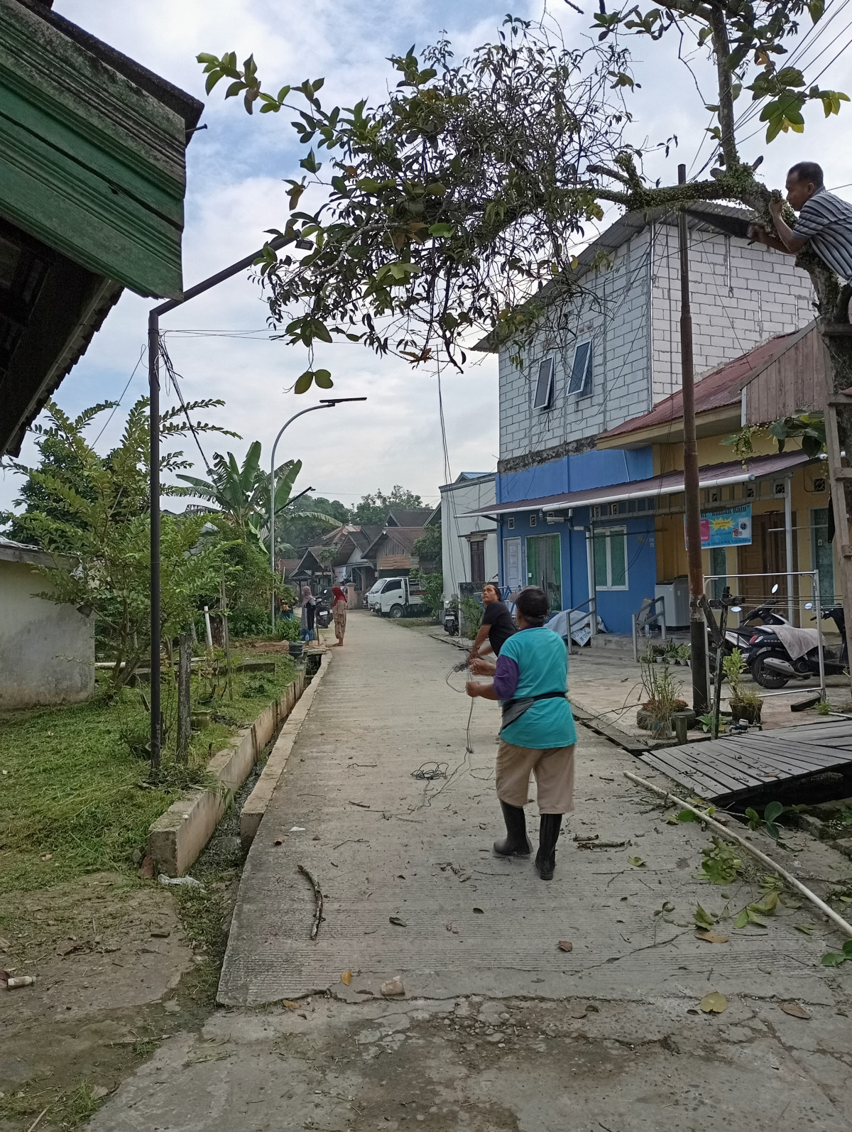 kerja bakti di wilayah rt.14