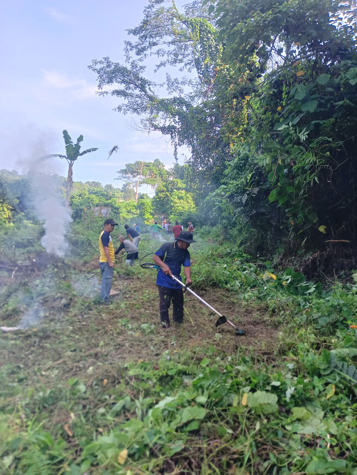gotong royong gabungan beberapa RT