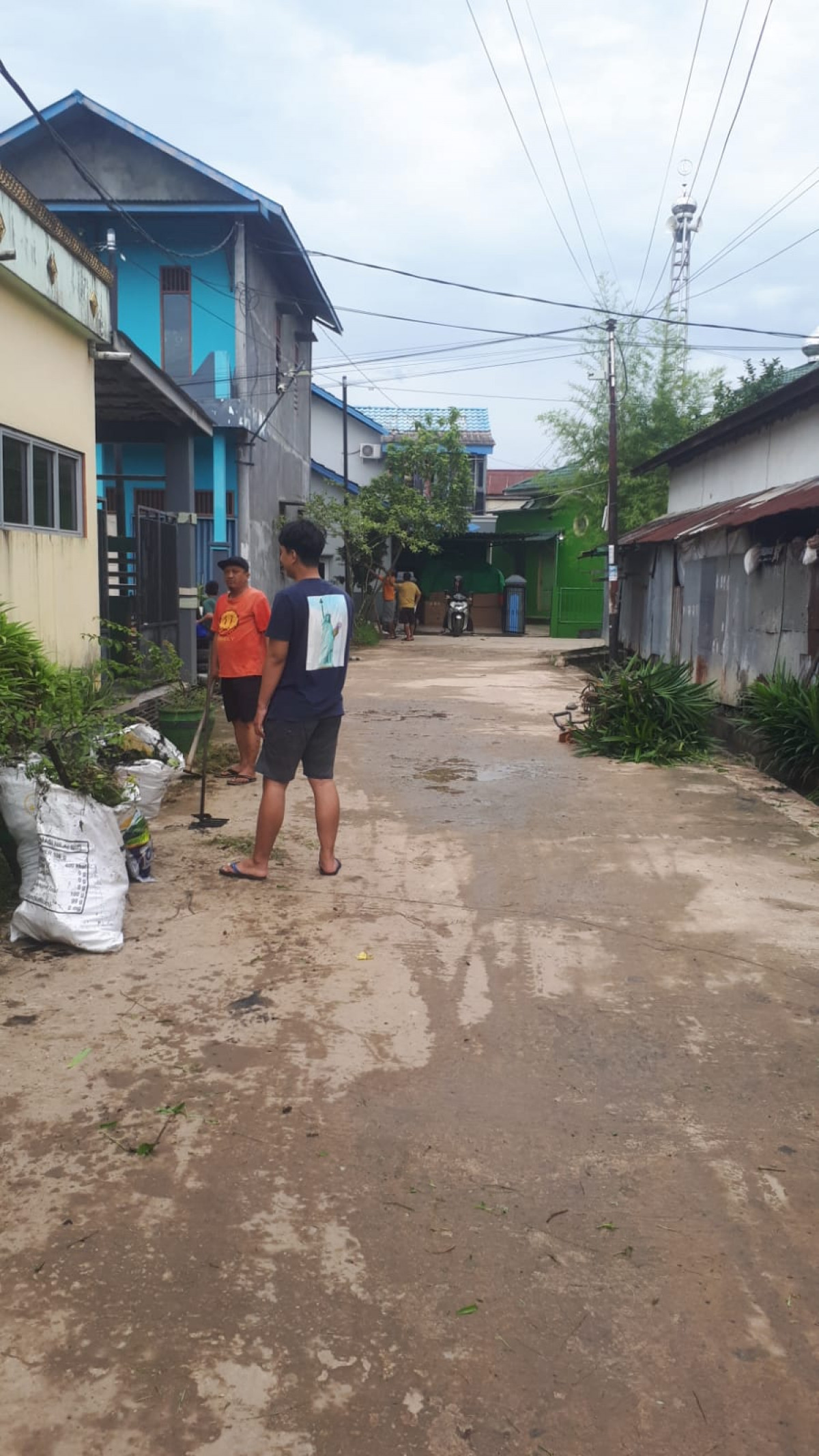 Gotong royong Gg. Wahyu & Gg. Al-amri