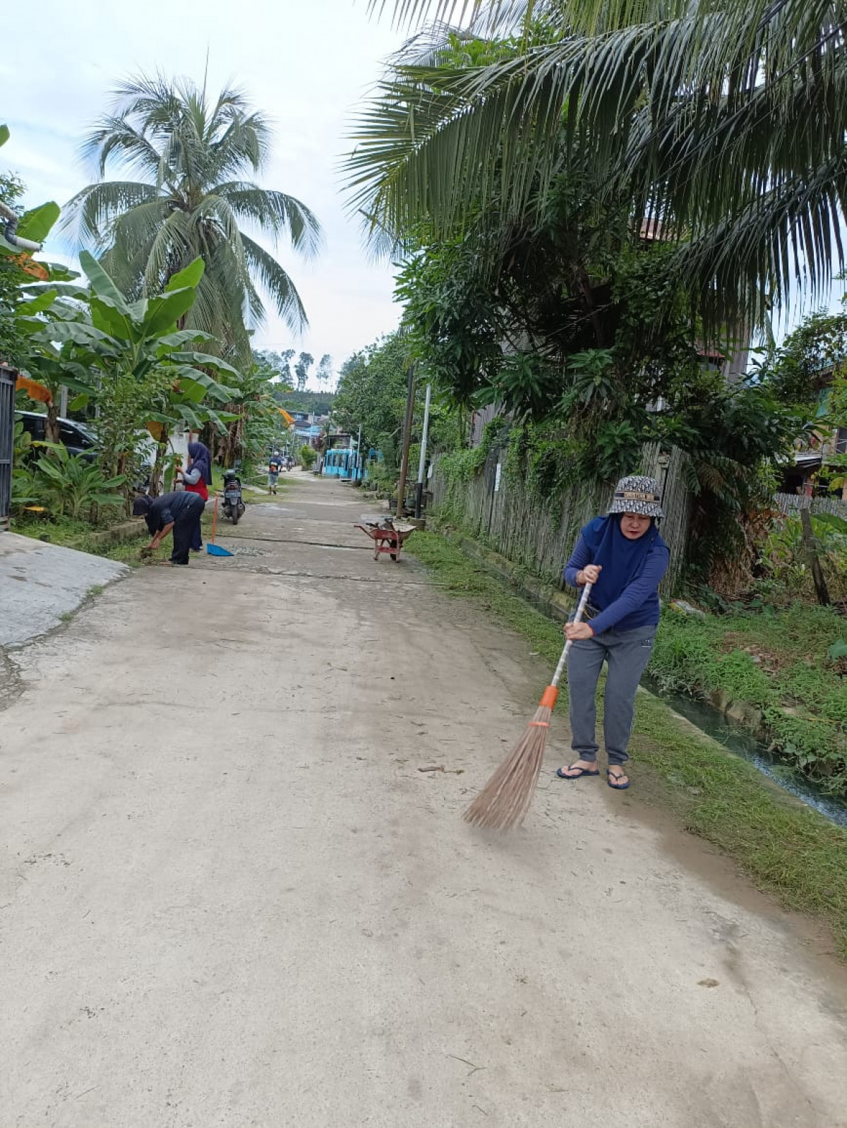 Kegiatan kerja bakti RT. 030