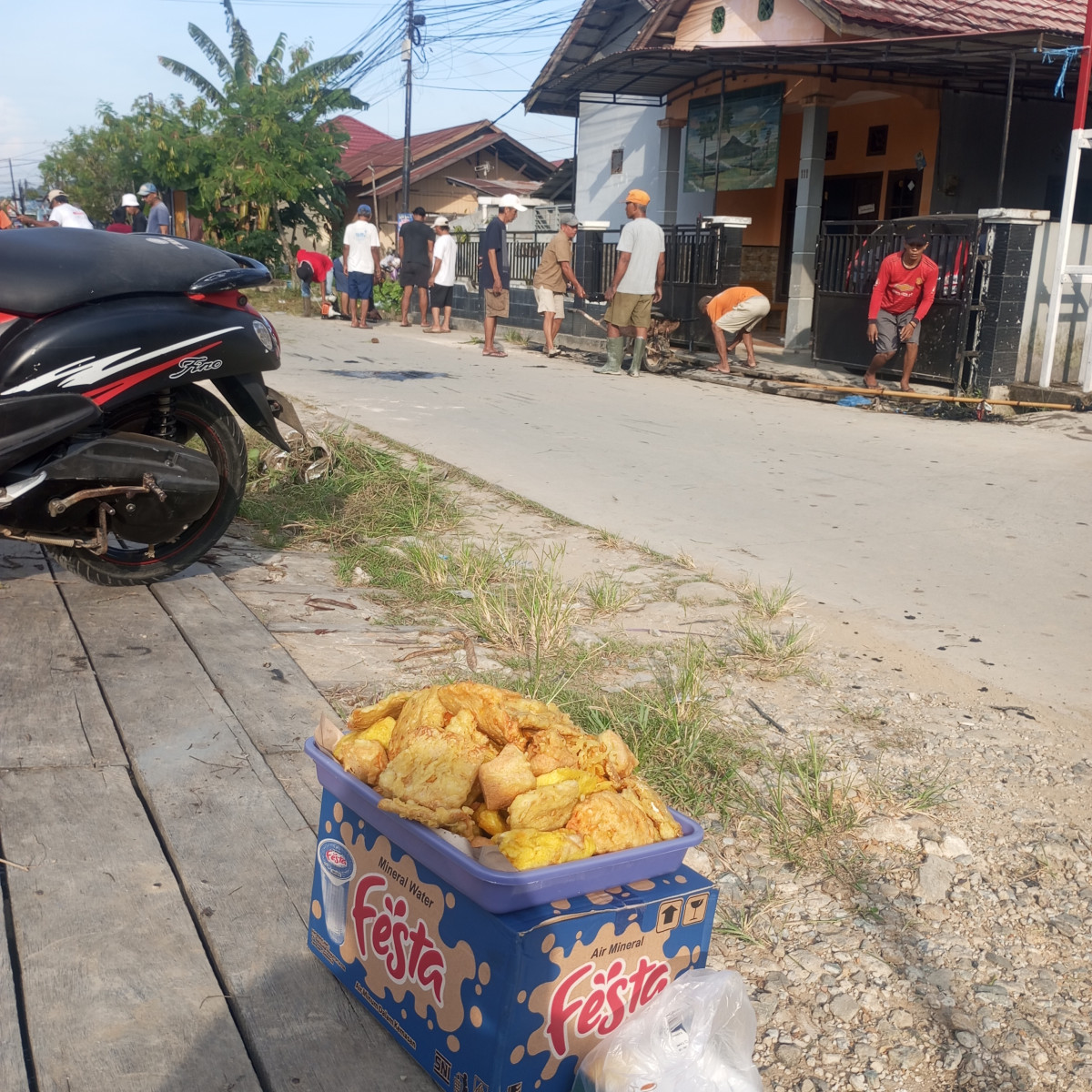 Kerja Bhakti jl. Revolusi 2 RT 07