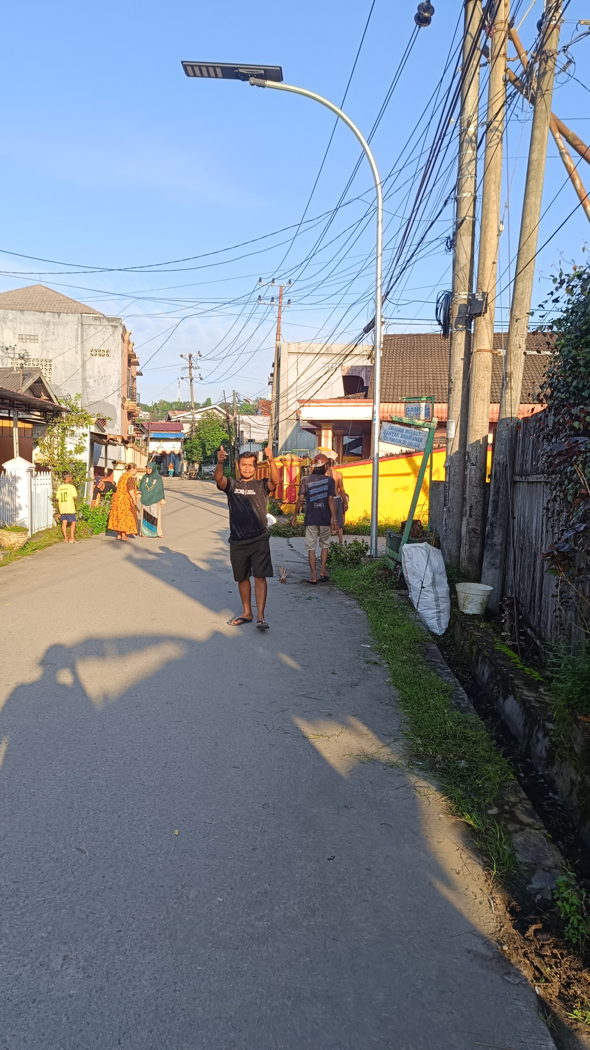 Gotong royong parit lingkungan