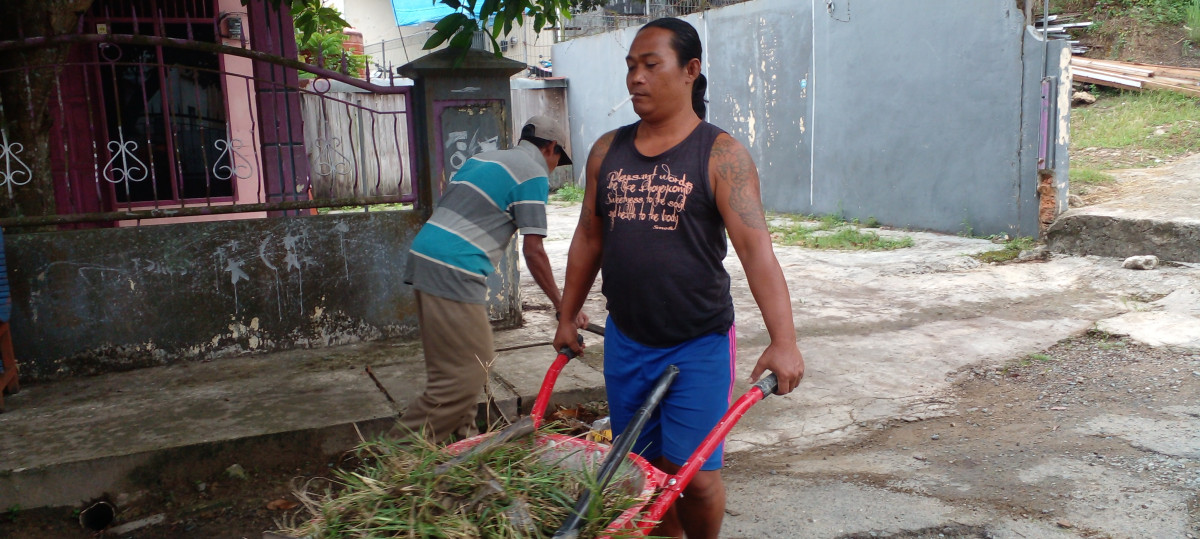 Bersih Parit dan jalan dan semenisasi