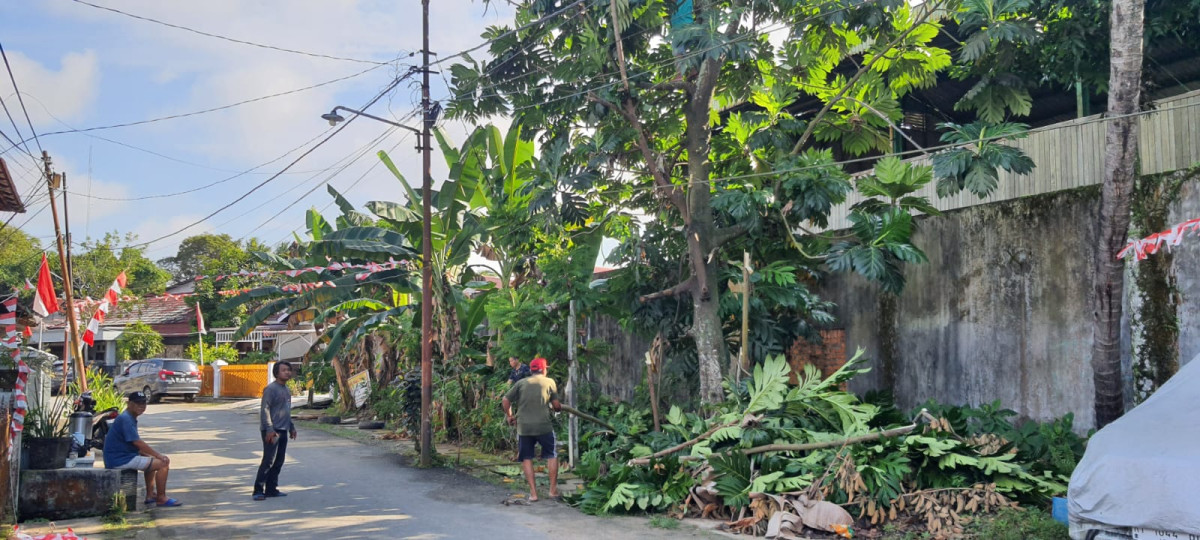 Kegiatan Gotong Royong RT 04
