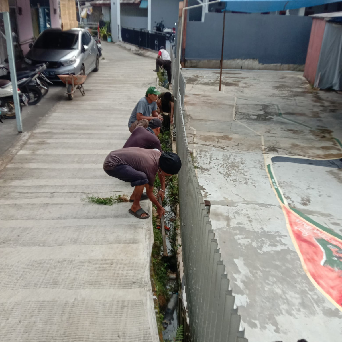 Pembersihan parit