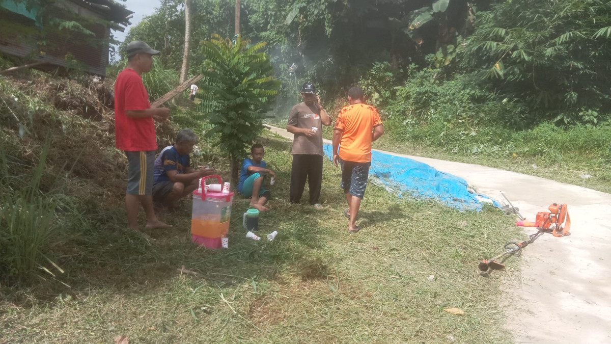 Gotong royong rt 11