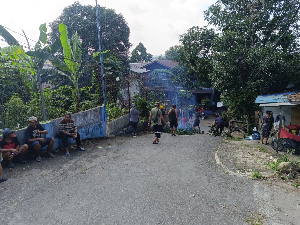 Gotong royong rt 11