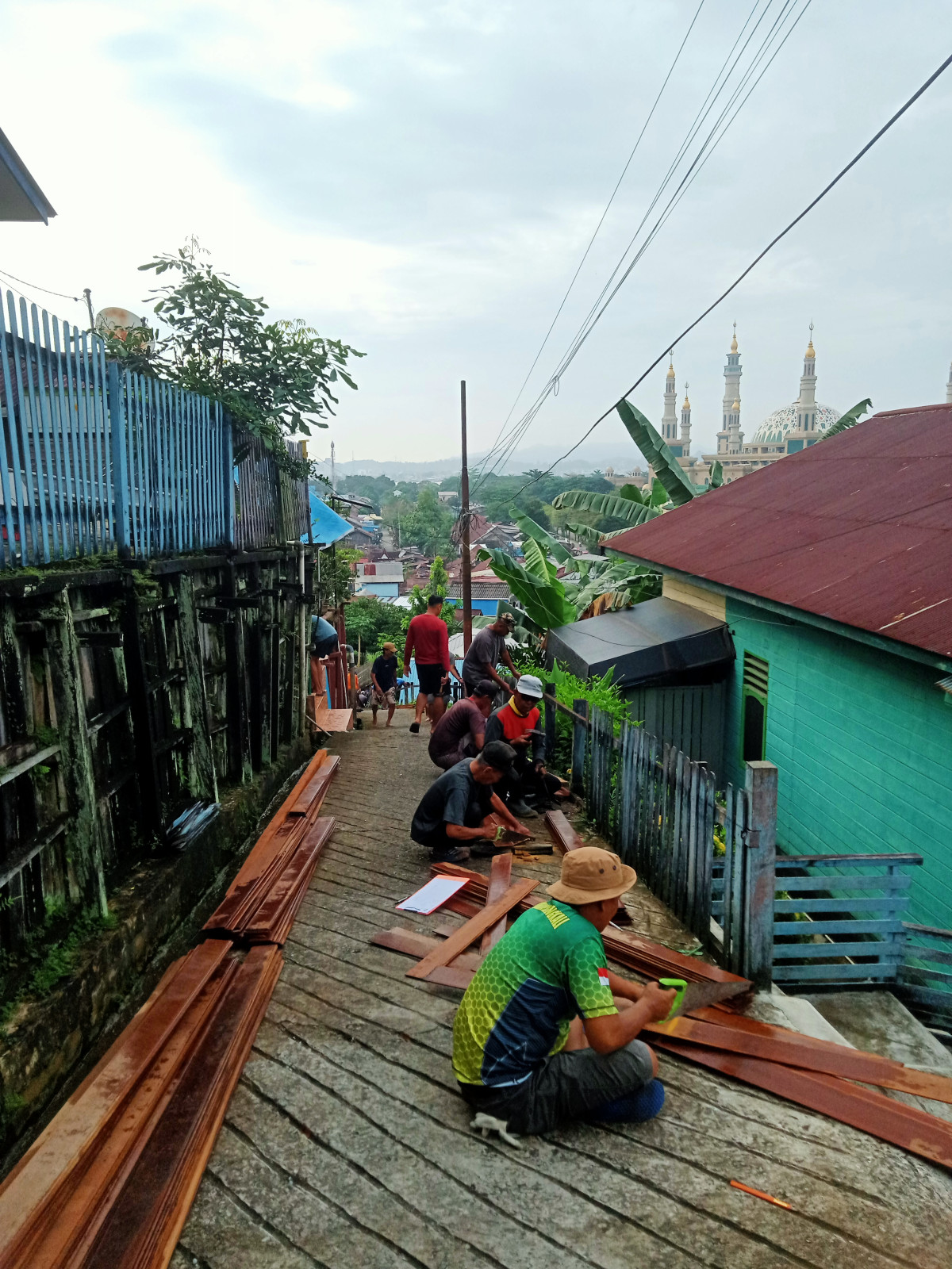 Perbaikan pagar
