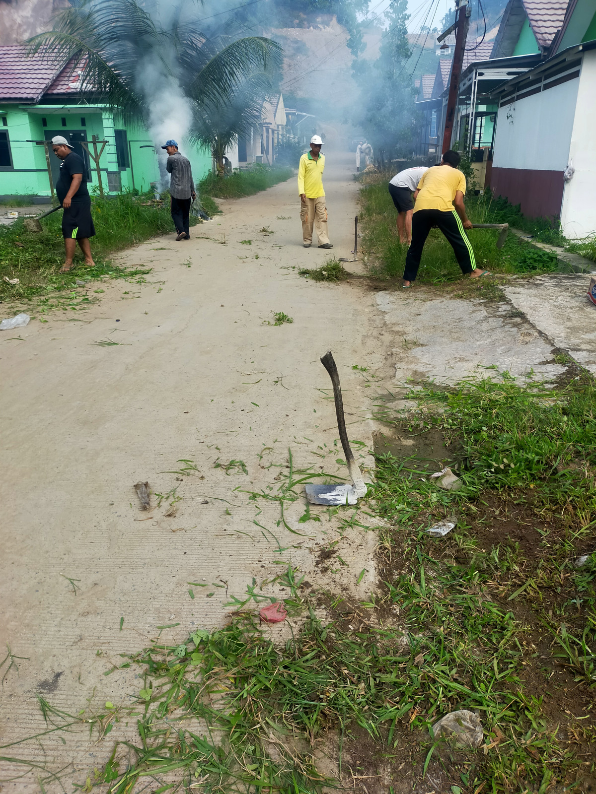 Gotong royong di jl kelapa gading 7