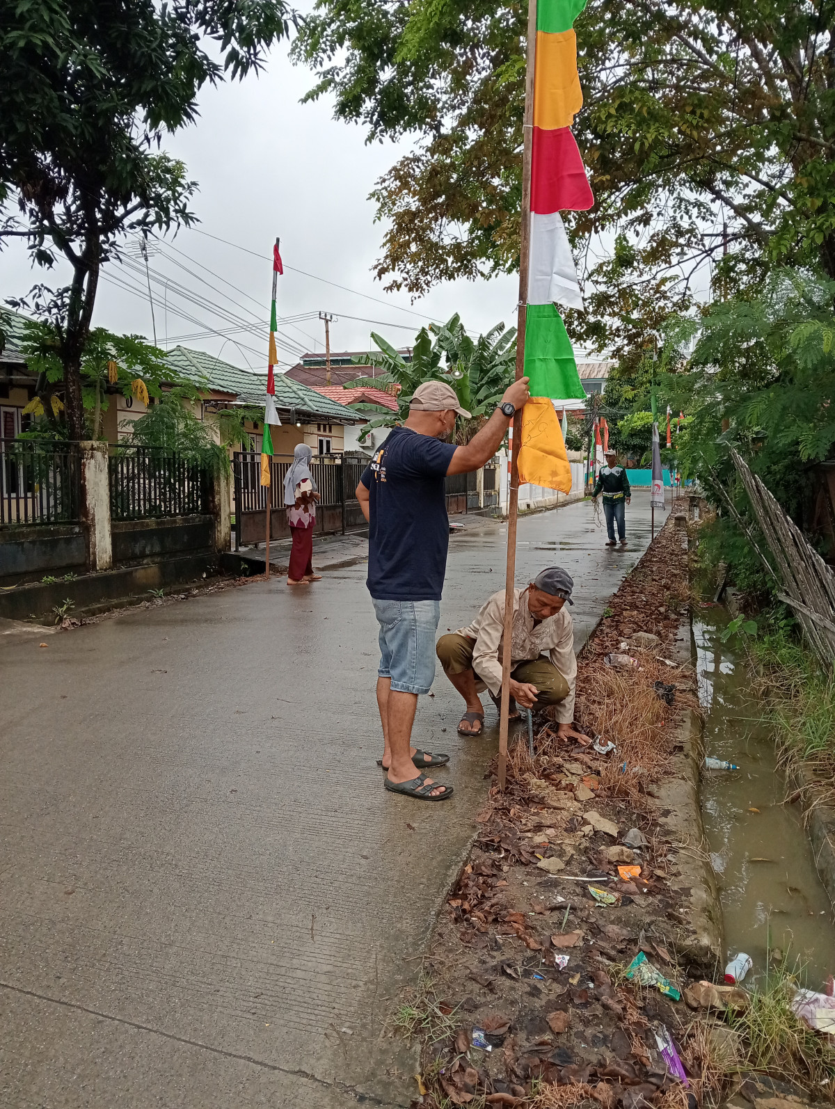 Pemasangan umbul-umbul