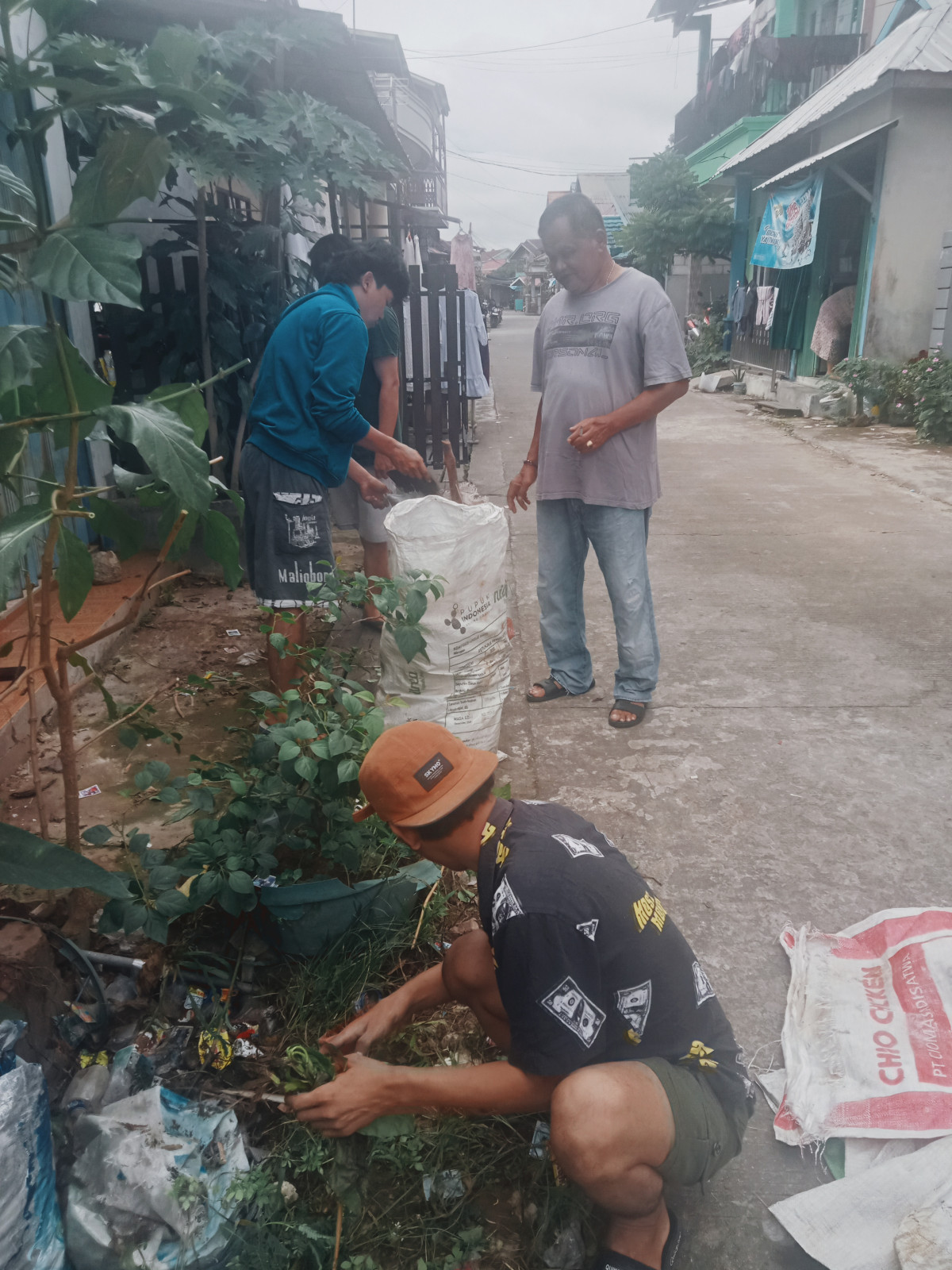 Gotong royong jl kahoi RT 31