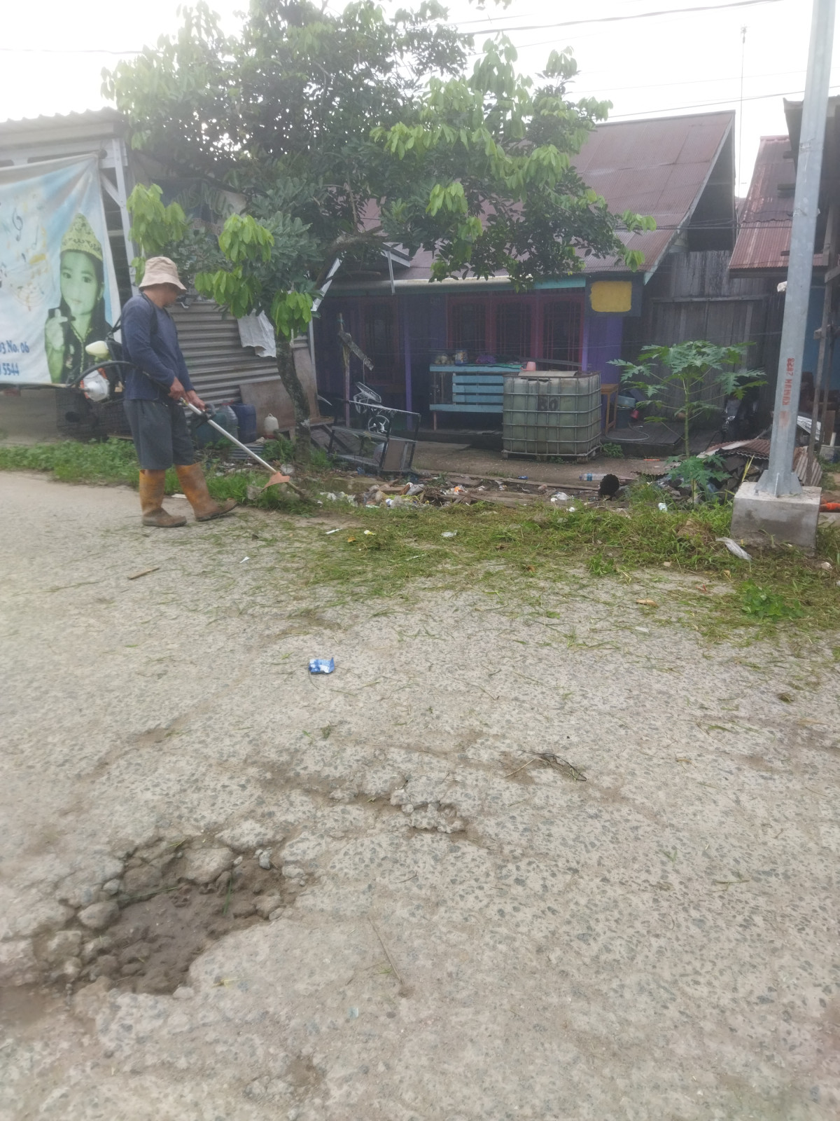 Kerja bakti massal RT 03